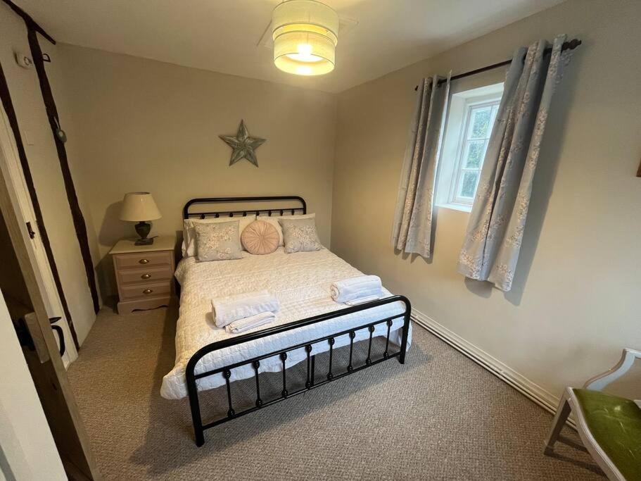 Historic Cambridgeshire Cottage Godmanchester 外观 照片